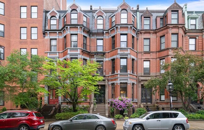 property at 296 Commonwealth Ave