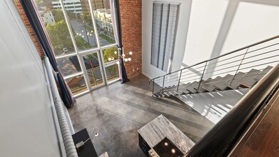 2000 Bagby St, Unit 7410 in Houston, TX - Building Photo - Building Photo