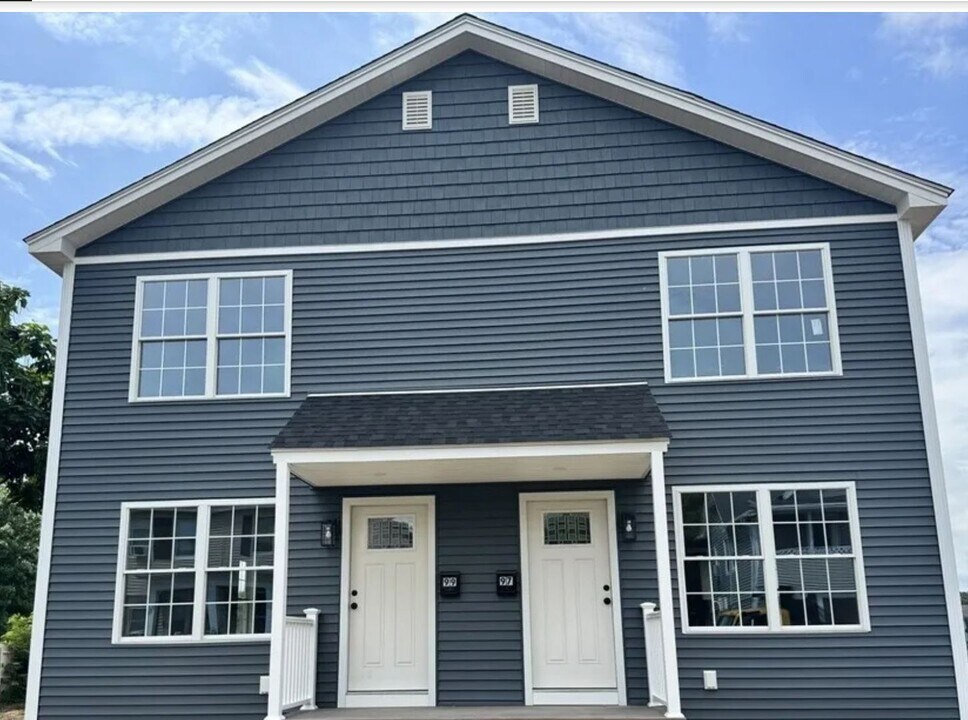 97 Melrose St in Springfield, MA - Building Photo