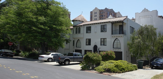 2178 Pacheco St in Concord, CA - Foto de edificio - Building Photo