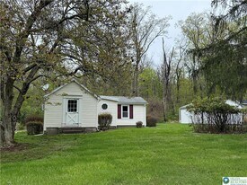 327 Rutt Rd in Bangor, PA - Building Photo