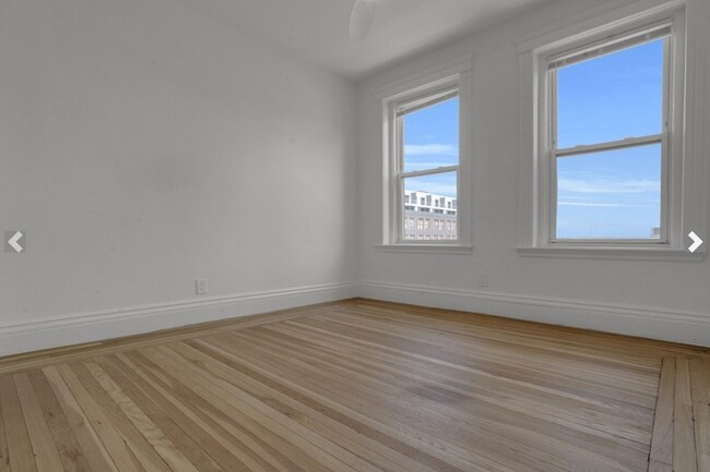 1080 Commonwealth Ave, Unit 506 in Boston, MA - Building Photo - Building Photo