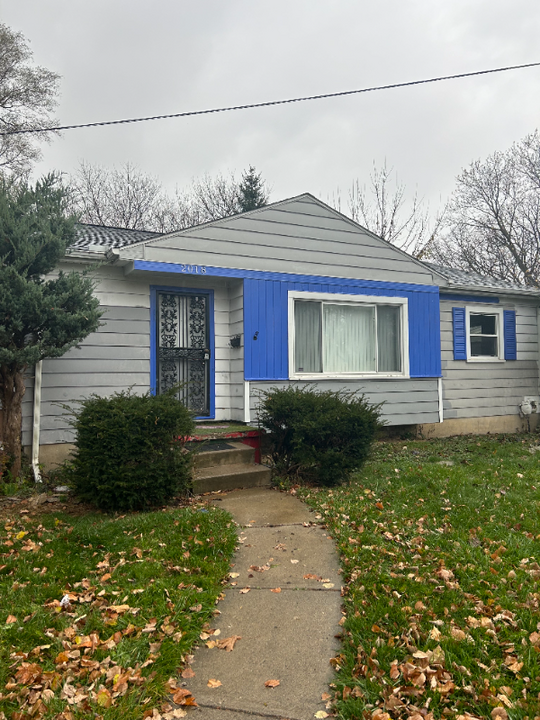 2018 Wood Ln in Flint, MI - Building Photo