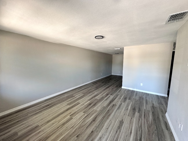 5928-5930 13th St Ct E in Bradenton, FL - Building Photo - Building Photo