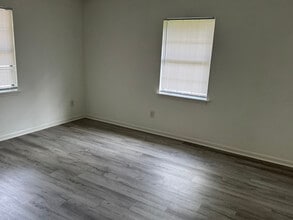 204 Lewis St in Statesboro, GA - Building Photo - Building Photo
