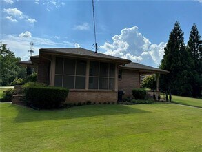 5005 Lower Roswell Rd in Marietta, GA - Building Photo - Building Photo