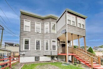 2144 W Montrose Ave in Chicago, IL - Building Photo - Building Photo