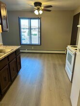 Douglas Place in Appleton, WI - Building Photo - Building Photo