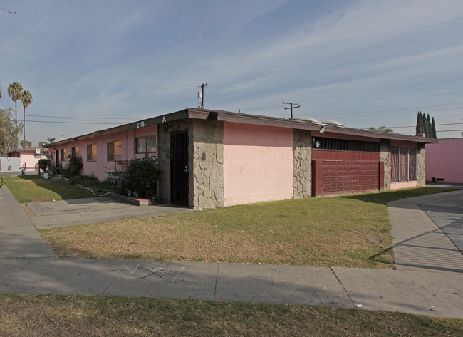 Banyan Apartments in Anaheim, CA - Building Photo - Building Photo