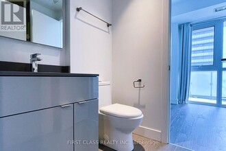 7-2307 Grenville St in Toronto, ON - Building Photo - Building Photo