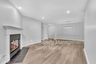 1006 Canyon Point Cir in Roswell, GA - Building Photo - Building Photo