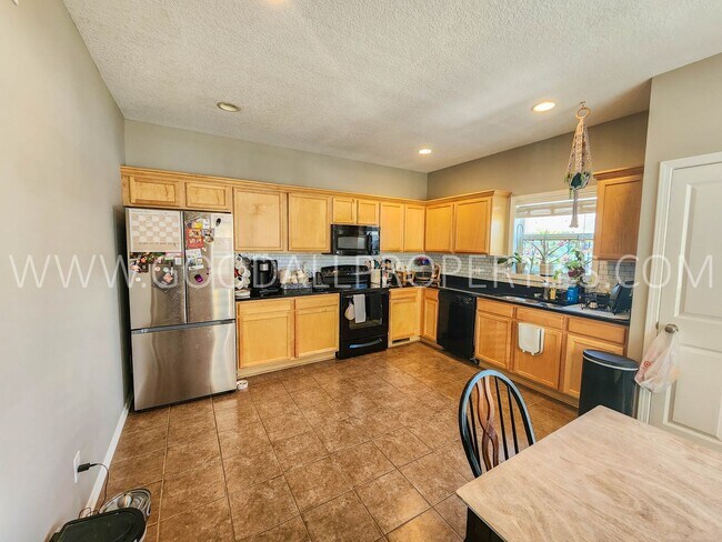 223 SE Booth Ave in Waukee, IA - Building Photo - Building Photo