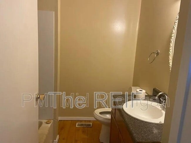 property at 5517 Drexel St