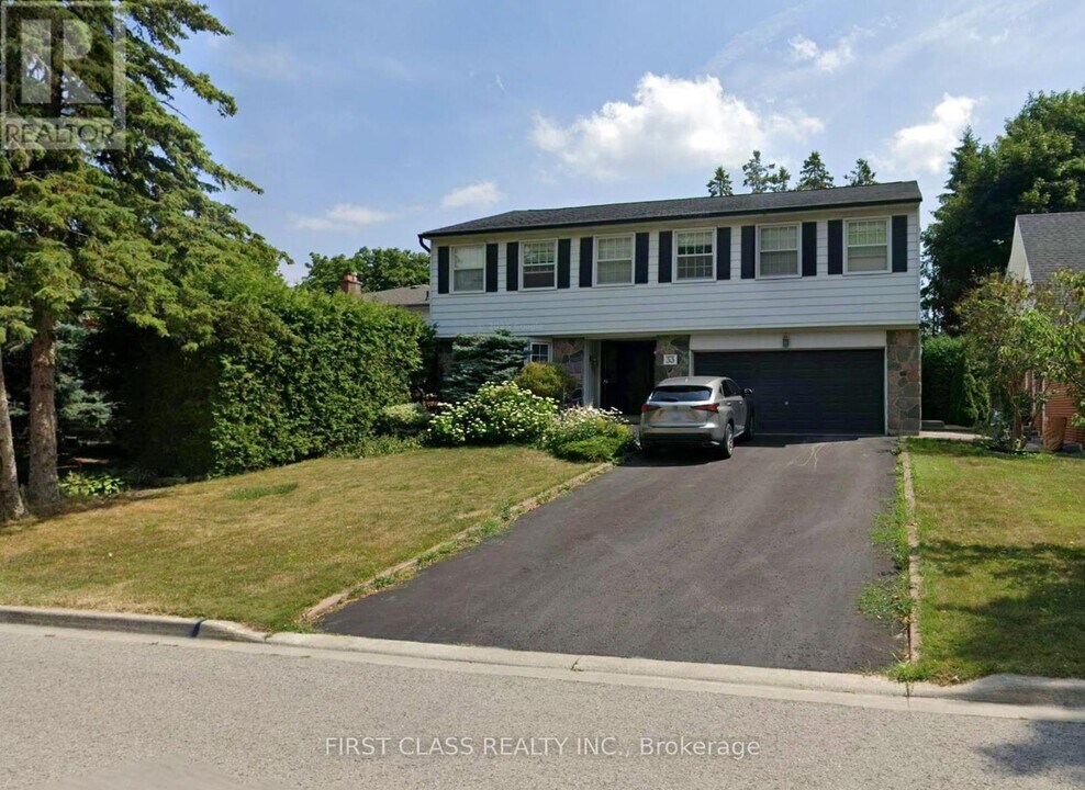 33 Apple Orchard Path in Markham, ON - Building Photo