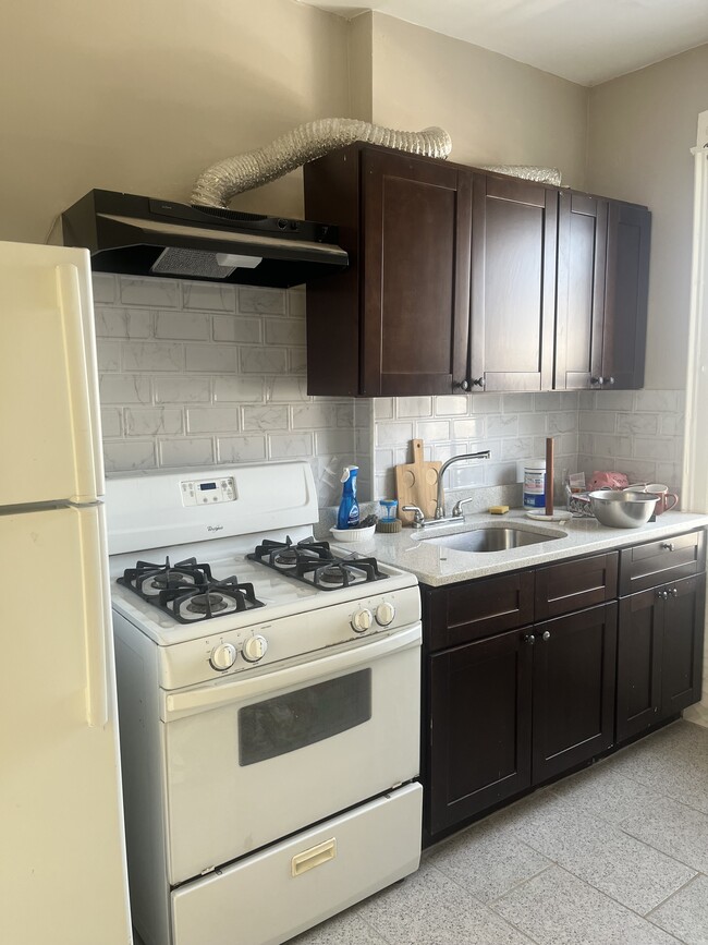 10722 104th St in Ozone Park, NY - Building Photo - Building Photo
