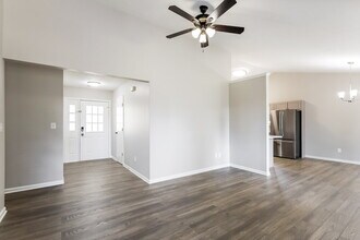 329 Bear Story Blvd in Greenfield, IN - Building Photo - Building Photo
