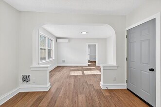 5803 S Kingshighway Blvd in St. Louis, MO - Foto de edificio - Building Photo