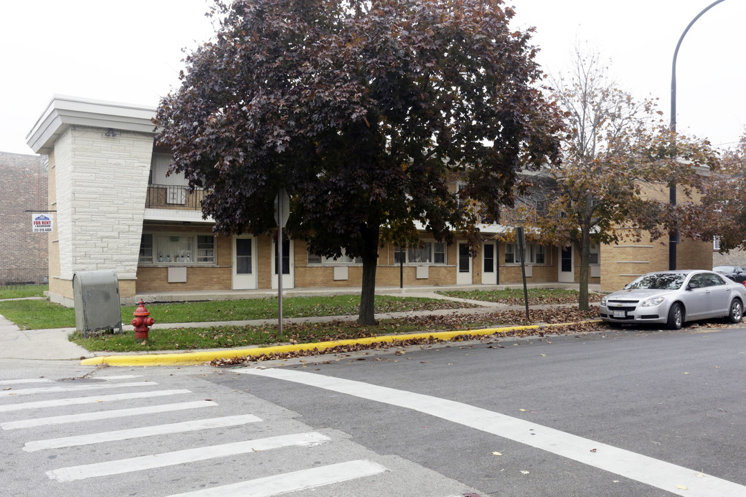 5930 W 26th St in Cicero, IL - Building Photo