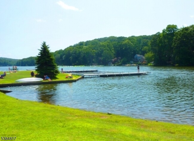 10 Judith Ann Dr in Ringwood, NJ - Building Photo - Building Photo