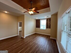 55 E Main St in Statesboro, GA - Foto de edificio - Building Photo