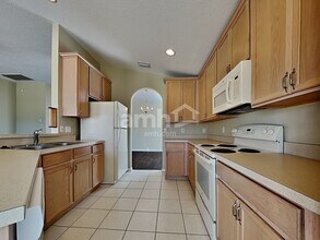 8622 Tidal Bay Ln in Tampa, FL - Foto de edificio - Building Photo