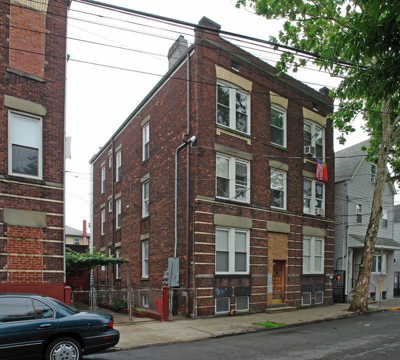 105-107 Darcy St in Newark, NJ - Building Photo