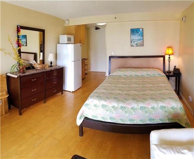 445 Seaside Ave in Honolulu, HI - Building Photo - Building Photo