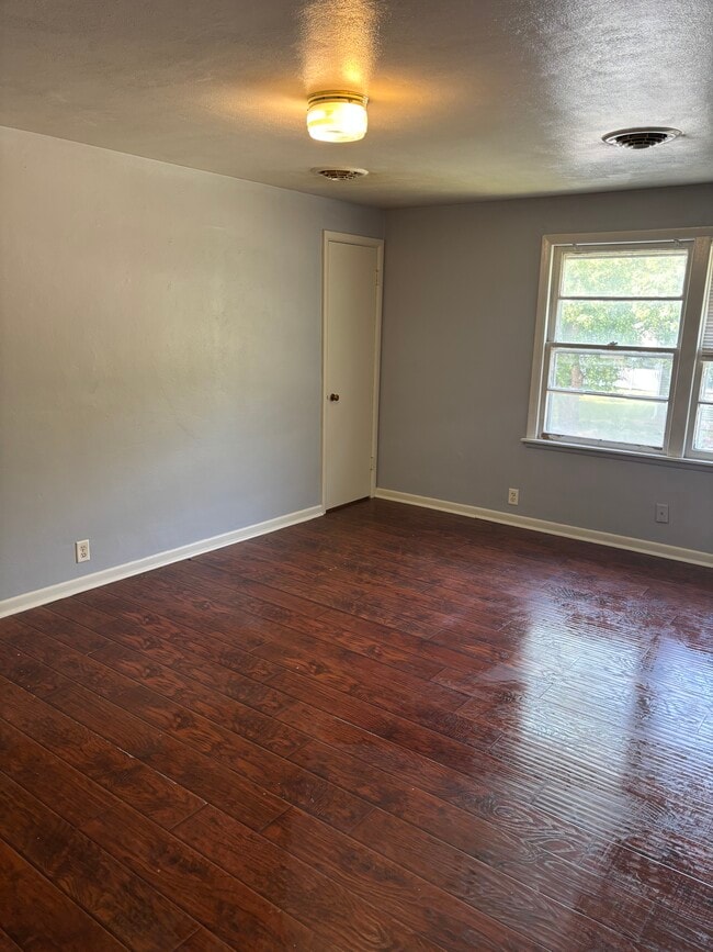 703 N Ohio St, Unit 4 in Tuscola, IL - Building Photo - Building Photo