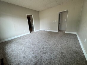 103 5th St in Hudson, IA - Building Photo - Building Photo