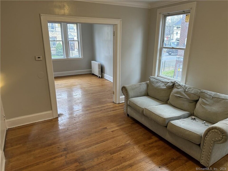 447 Barbour St, Unit 3 in Hartford, CT - Building Photo