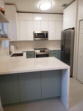 12553 SW 121st Way in Miami, FL - Foto de edificio - Building Photo