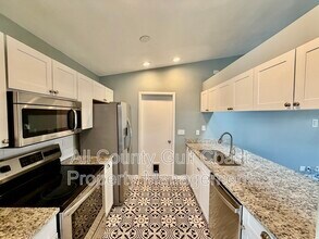 8035 56th Ct E in Palmetto, FL - Foto de edificio - Building Photo