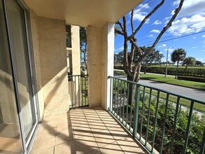 1715 Village Blvd in West Palm Beach, FL - Building Photo - Building Photo