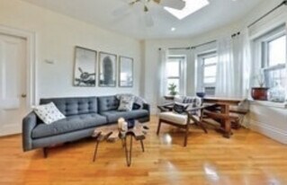 70 Marlborough St, Unit 9 in Boston, MA - Building Photo