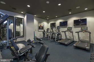 3409 Wilson Blvd-Unit -213 in Arlington, VA - Foto de edificio - Building Photo