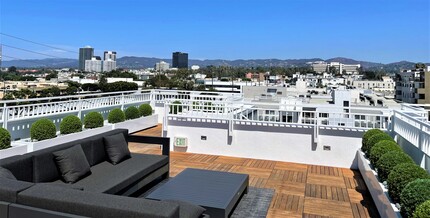 Bond Street in West Los Angeles, CA - Building Photo - Interior Photo