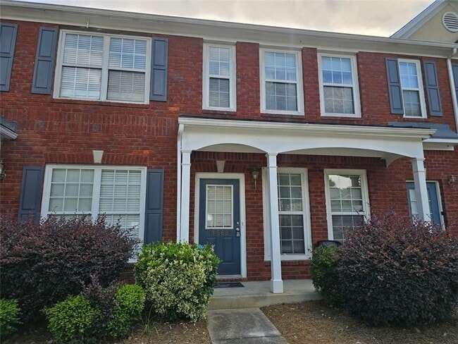 1563 Cove Creek Cir