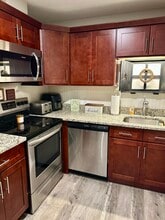 15 Thayer Pond Dr, Unit 8 in Worcester, MA - Building Photo - Building Photo