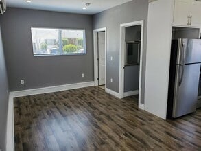 12803 Tonopah St in Arleta, CA - Foto de edificio - Building Photo