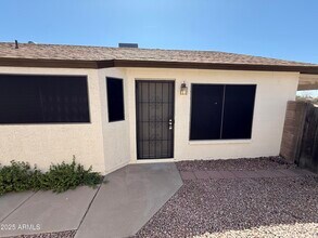 10807 W Ruth Ave in Peoria, AZ - Foto de edificio - Building Photo
