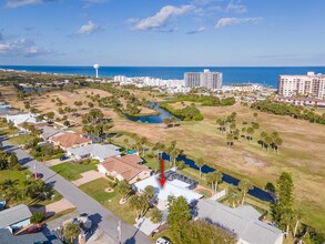 273 Ocean Palm Dr in Flagler Beach, FL - Foto de edificio - Building Photo