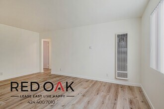 354-360 Rennie Ave in Los Angeles, CA - Building Photo - Building Photo