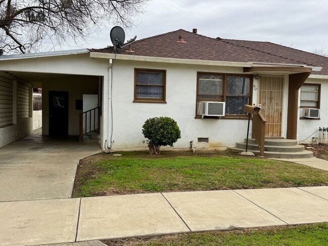 property at 462 S Shasta St