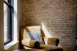 127 W Wisconsin Ave in Neenah, WI - Building Photo