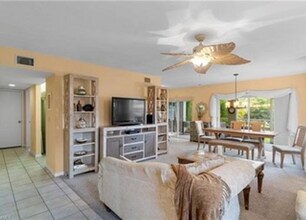 2145 Tama Cir in Naples, FL - Building Photo - Building Photo