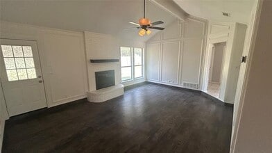 6705 Red Fox Trail in Fort Worth, TX - Foto de edificio - Building Photo