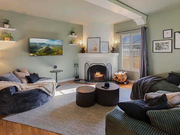 1442 S Burnside Ave in Los Angeles, CA - Building Photo - Building Photo