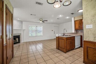 3311 E FM 813 in Palmer, TX - Building Photo - Building Photo