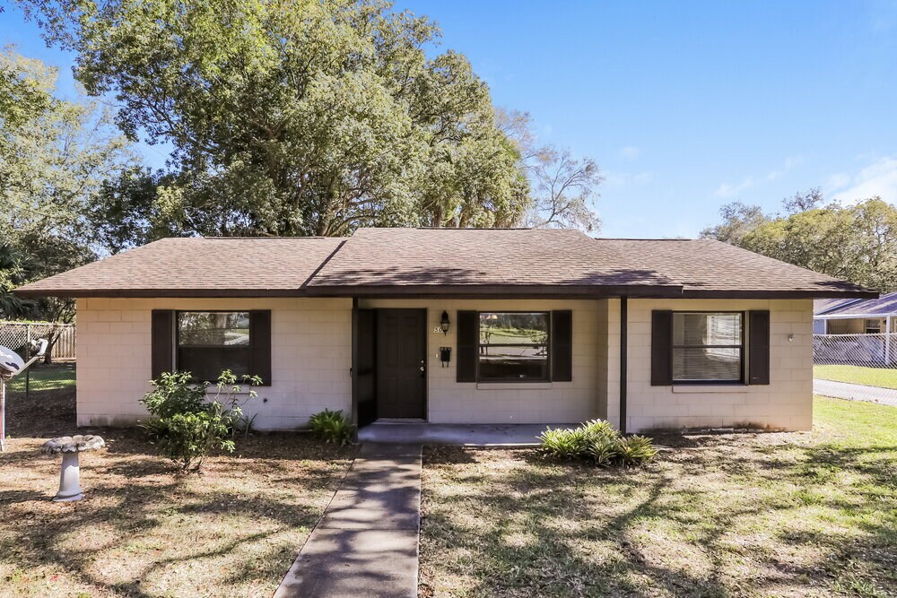 502 N Simpson St in Mount Dora, FL - Building Photo