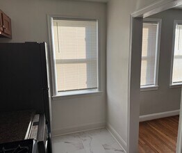 5644 Midwood Ave, Unit 2 in Baltimore, MD - Foto de edificio - Building Photo